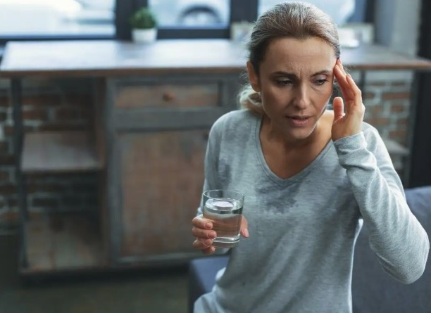 10 menopauzes simptomi un to mazināšana | Kidsmed
