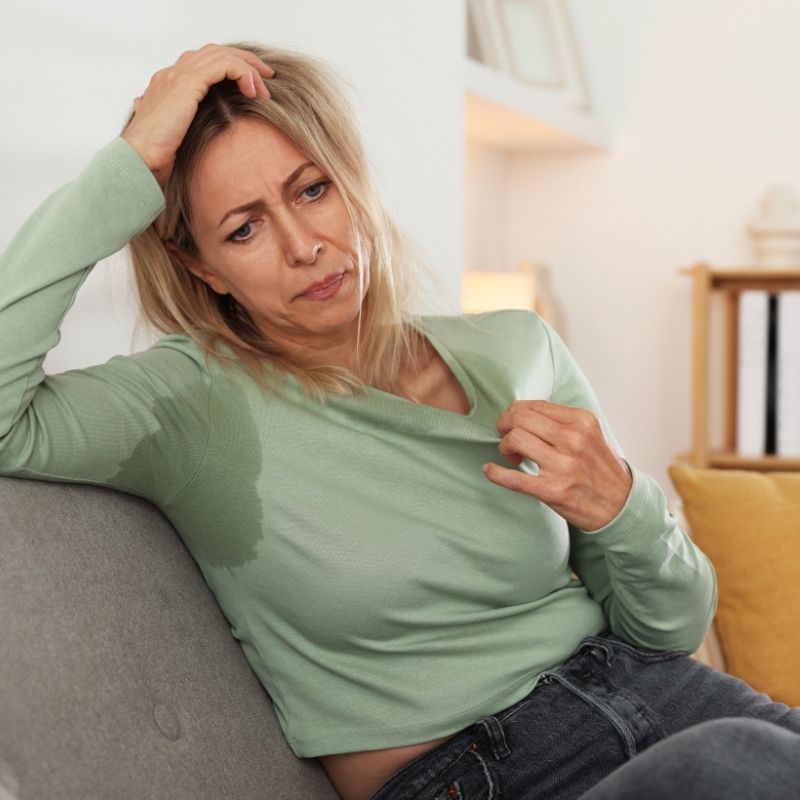 Karstuma viļņi un menopauze: ko darīt, lai justos labāk I Kidsmed