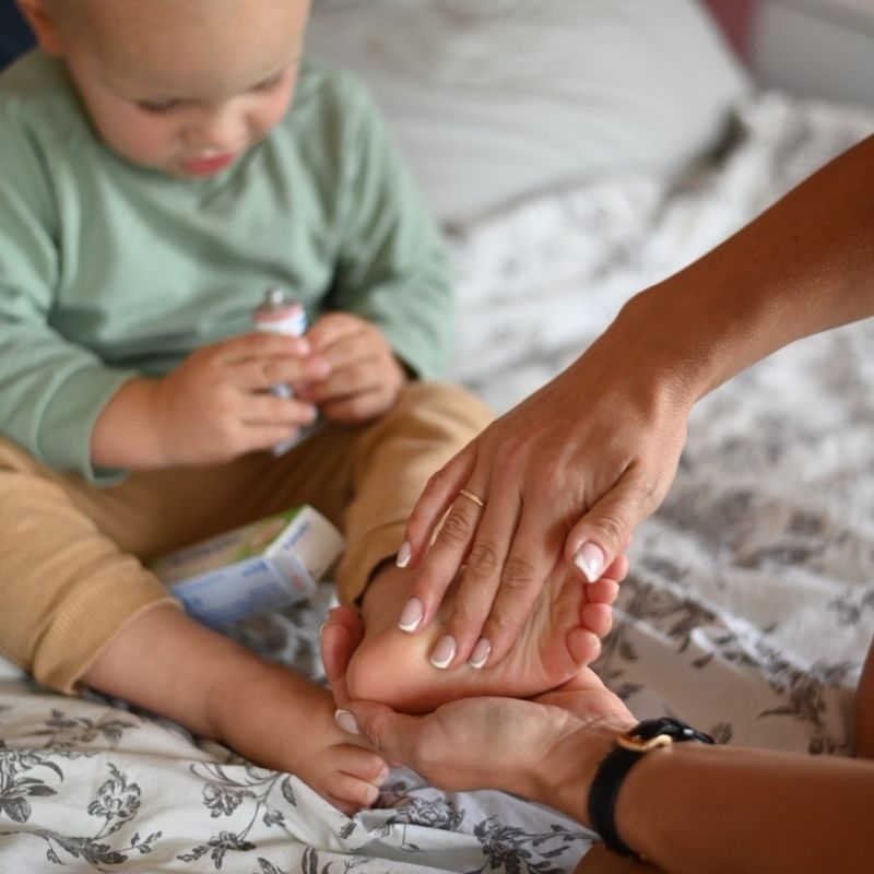 Pulmotin saaukstēšanās balzama lietošana bērna krūtīm, mugurai un pēdām